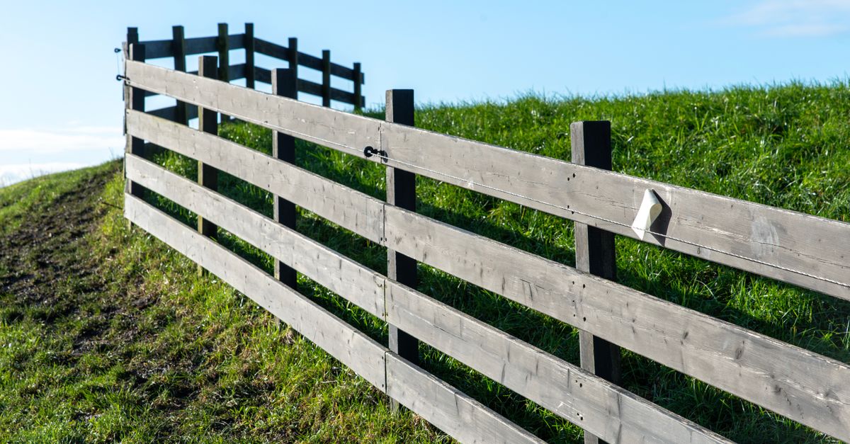 Factors Influencing Material Costs for Commercial Fencing in Melbourne