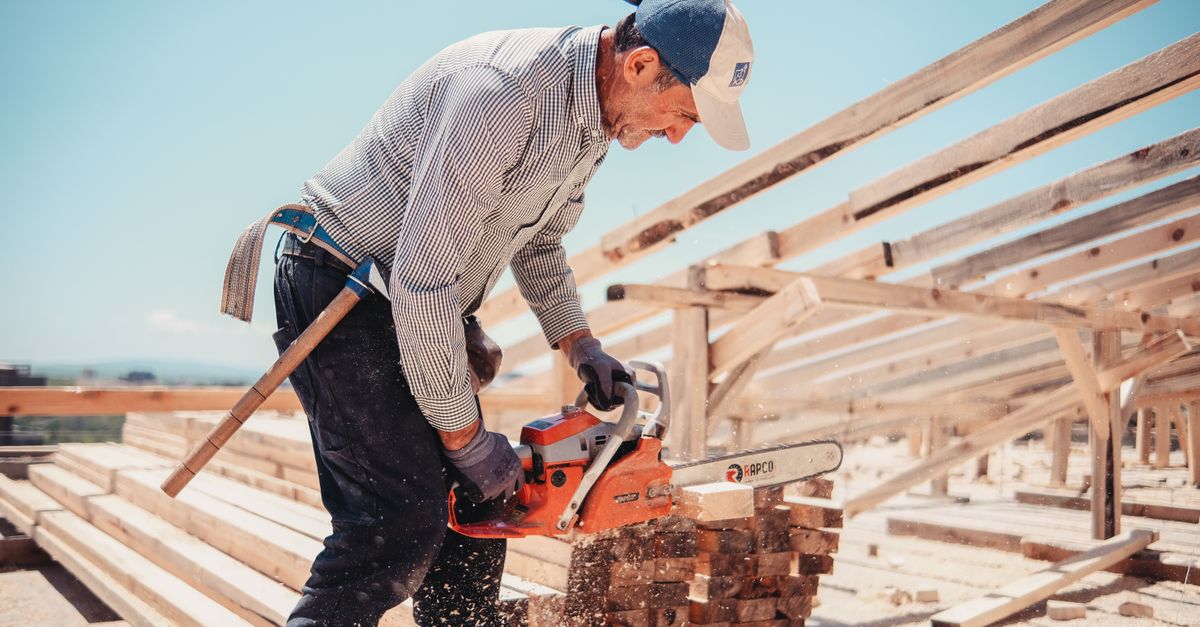 Must-Have Accessories for Maintenance-Free Fencing