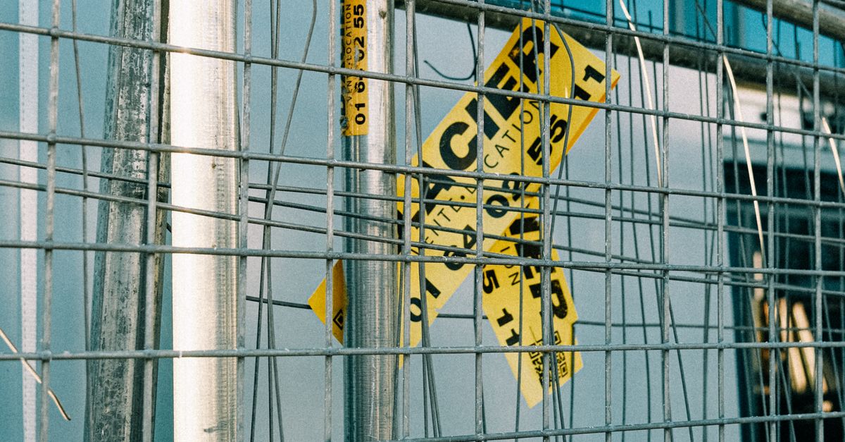 The Popularity of Wrought Iron Fencing in Modern Designs